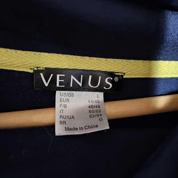 Ladies Venus zip up! - Picture 2 of 2
